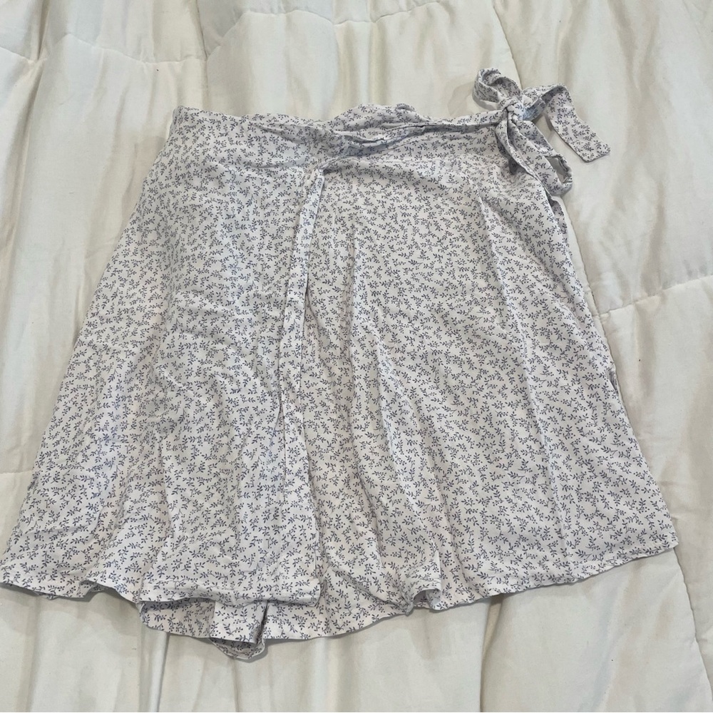 brandy melville white floral wrap skirt